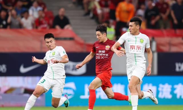 乐鱼体育-武磊封神战国安当背景板 海港12连胜独一档强大？